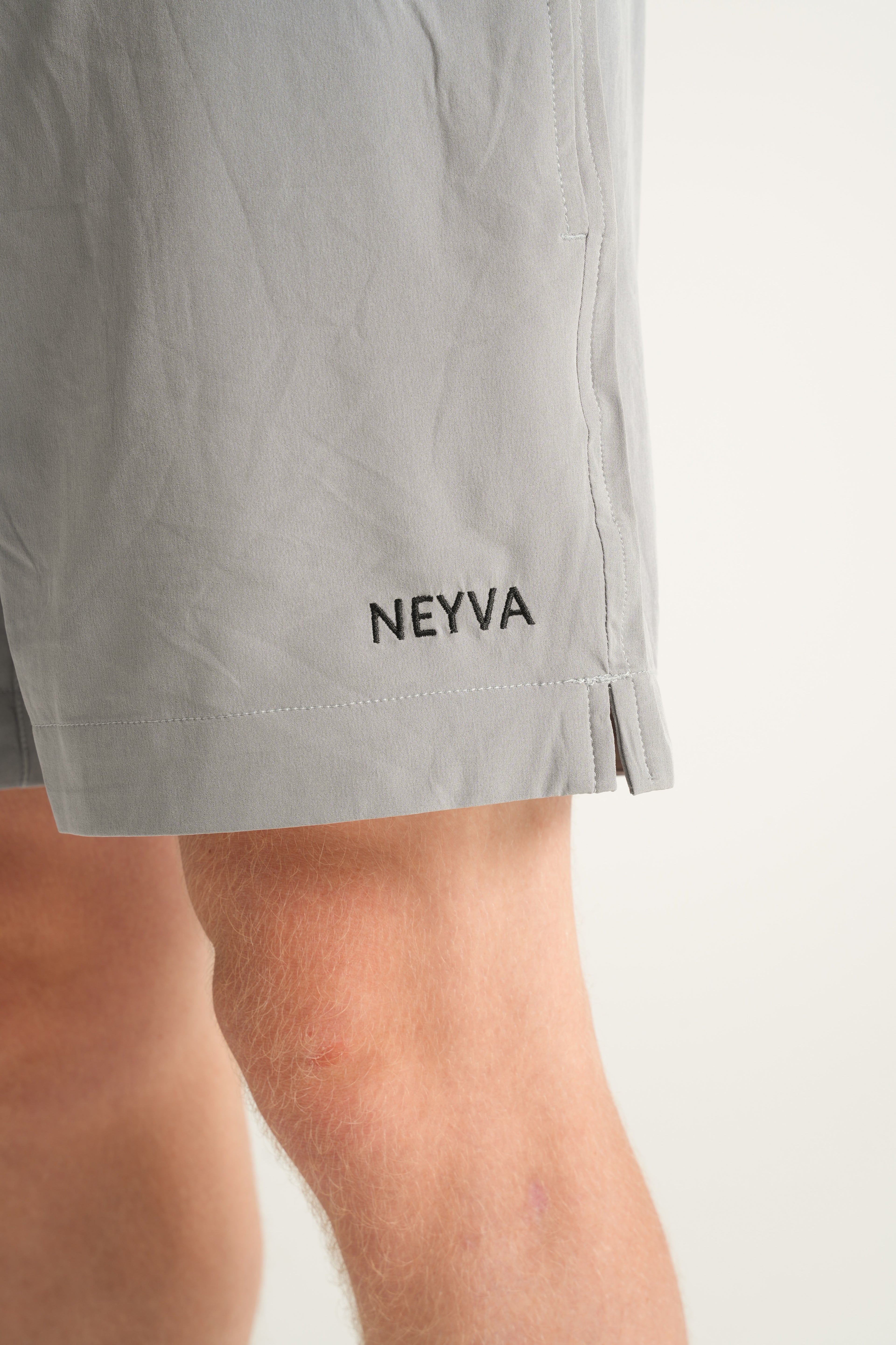 NEYVA Basics - Grau