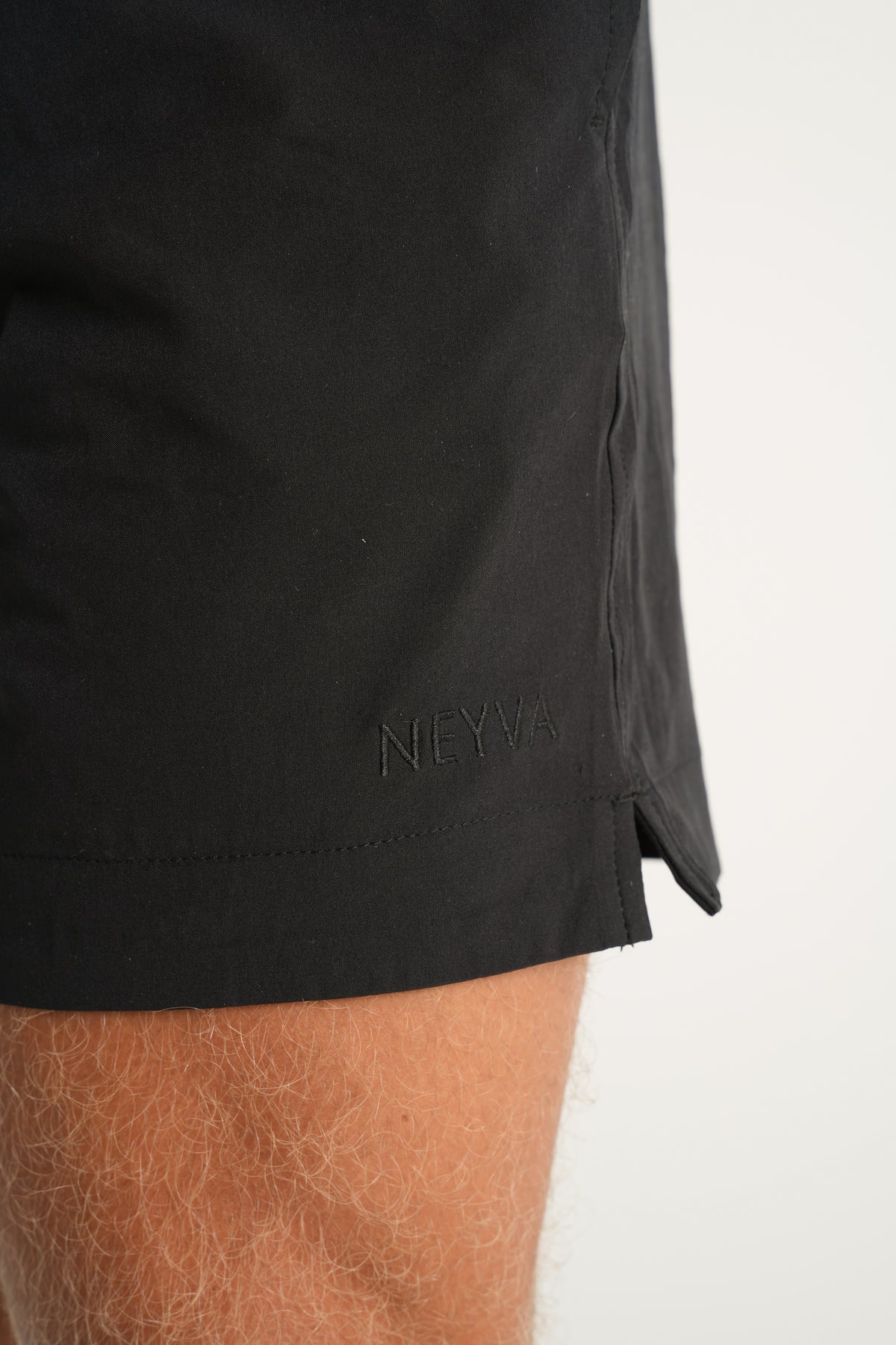 NEYVA Basics - Schwarz